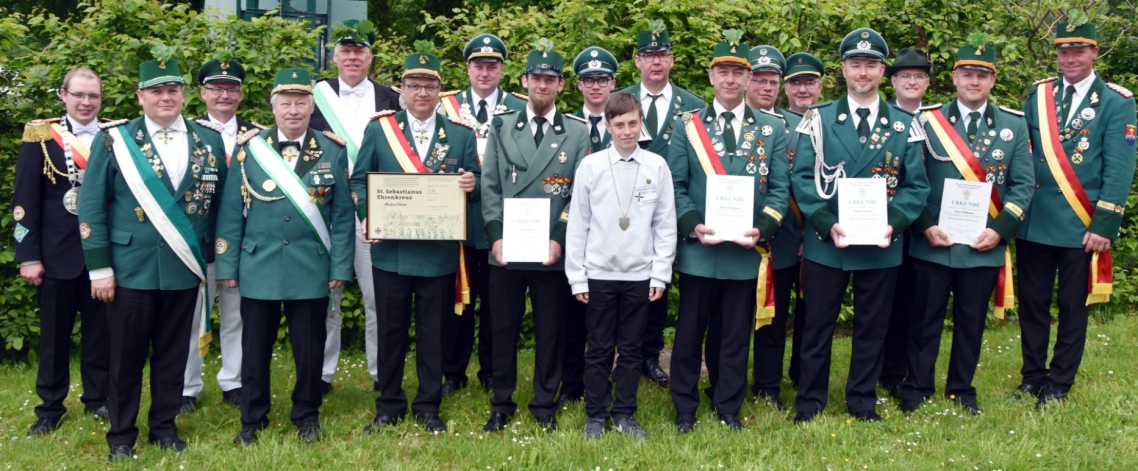 Grundsteinheim - mit allen Geehrten und den Vertretern von Bezirk und Diözese